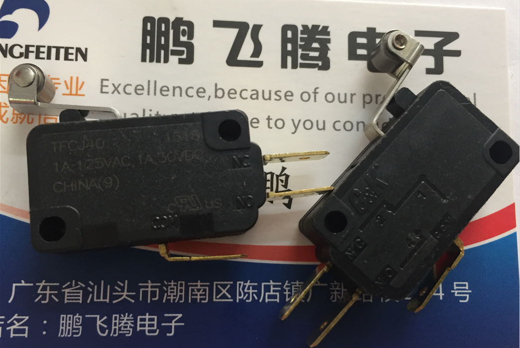 美国C&k TFCJ40行程限位复位开关带滚轮 3脚带摆杆1A125V1A30VDC