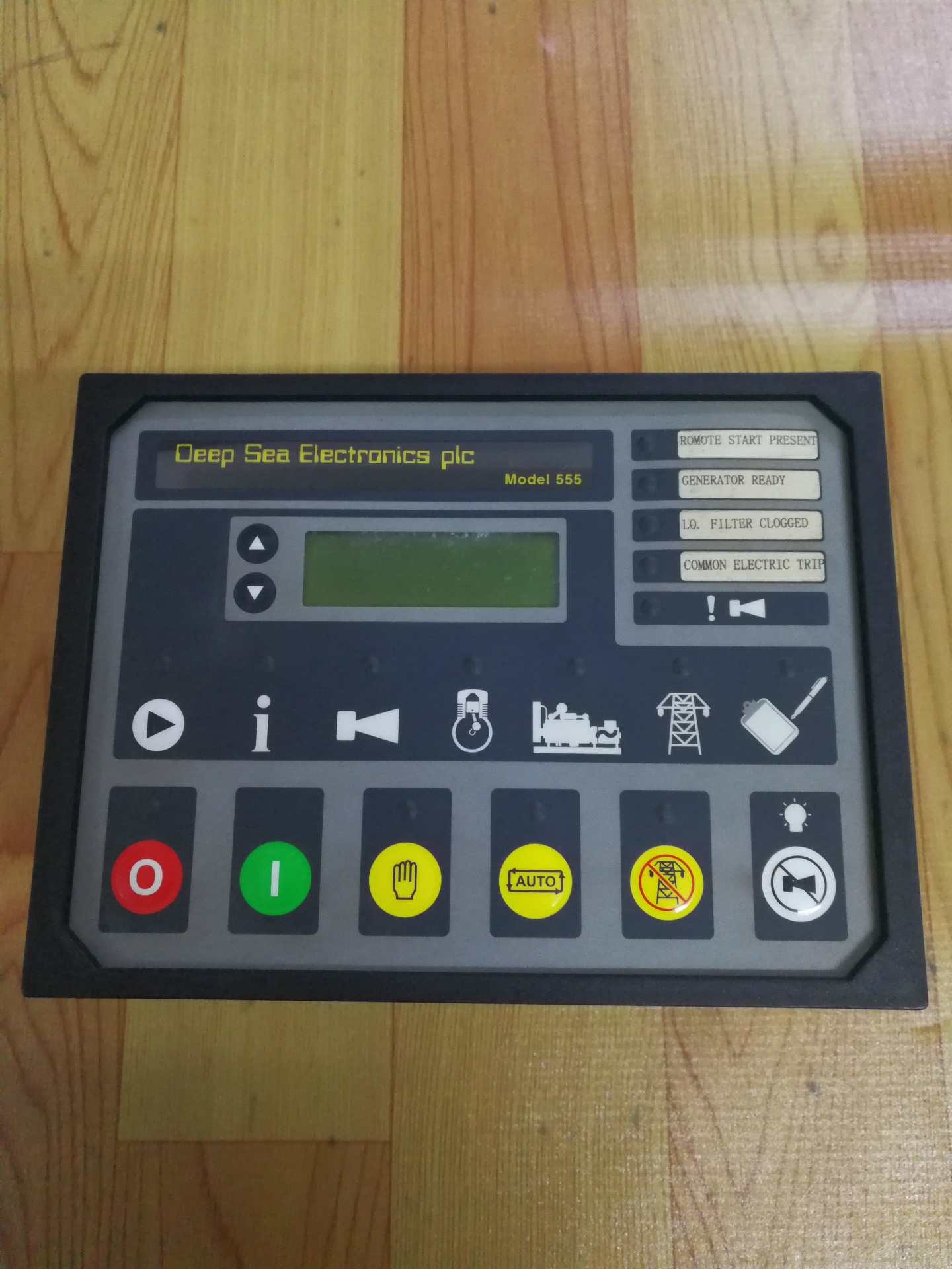 供应三菱发动机控制器1103911