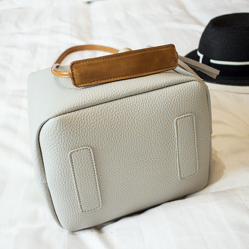 2017 winter new Korea Dongdaemun tassel bag hand strap shoulder slung female bag mother trend