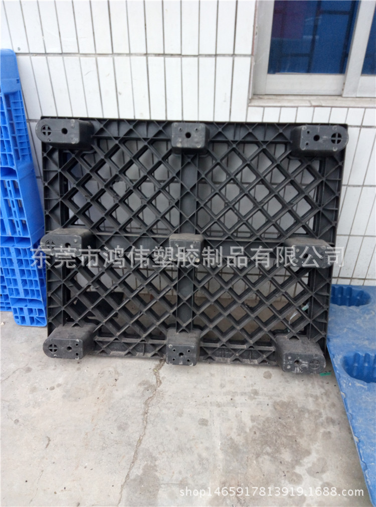 深圳超市内部使用塑料栈板 防潮网格垫板 黑色一次性周转地台板