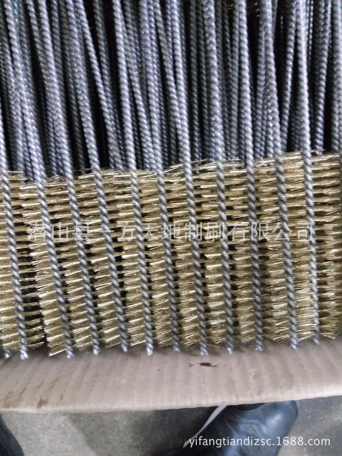 厂家批发烟囱刷管道扭丝刷钢丝内绕刷优质锅炉钢丝刷不锈钢丝