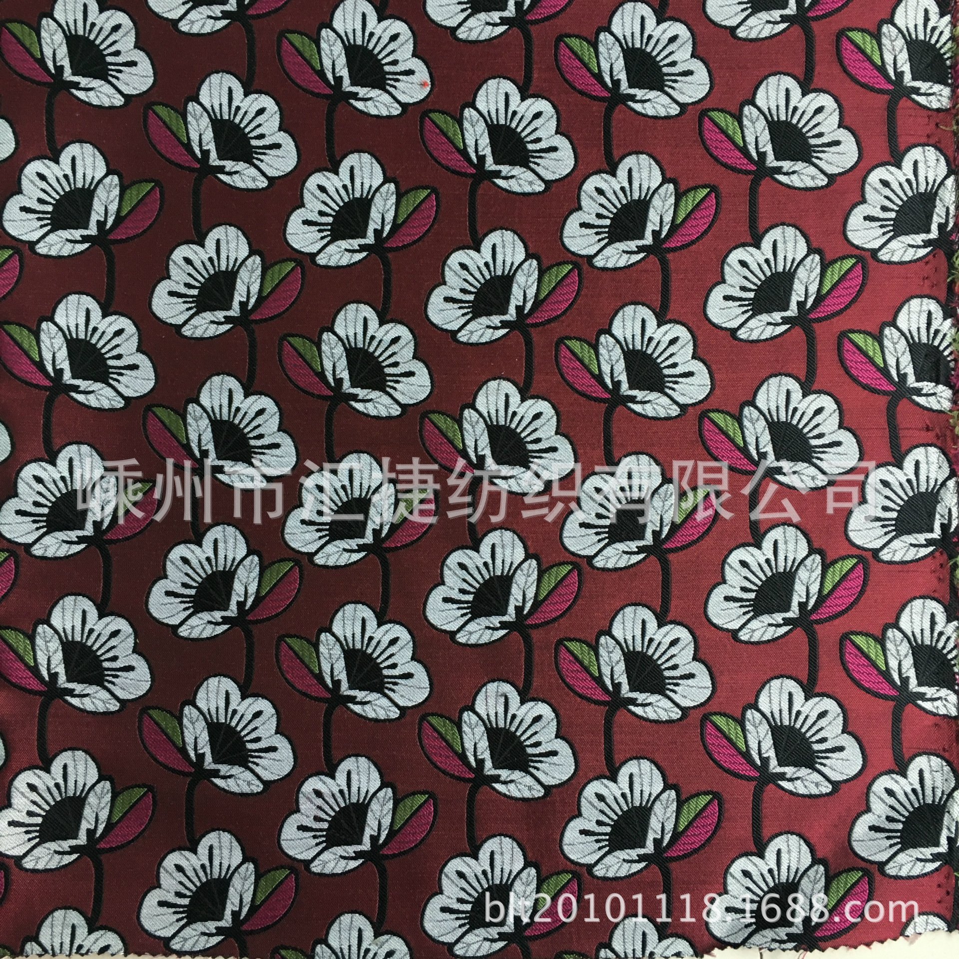 工厂直供色织提花时装面料嵊州大提花裙装面料花朵提花服装面料