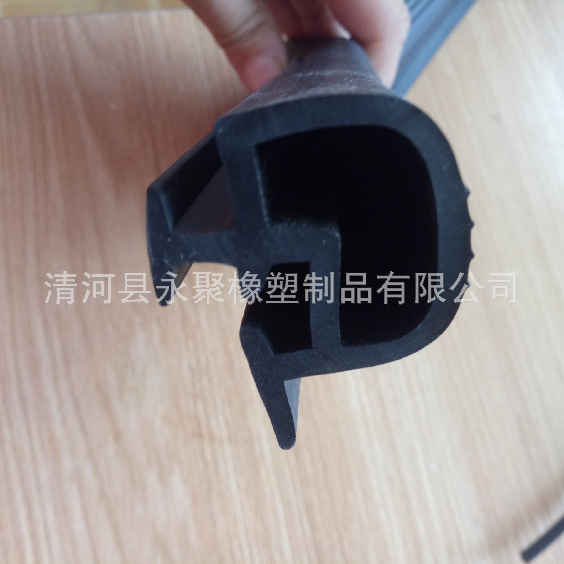 大量供应橡胶TPU TPE密封条TPE橡胶密封条 TPV热塑弹性体密封条