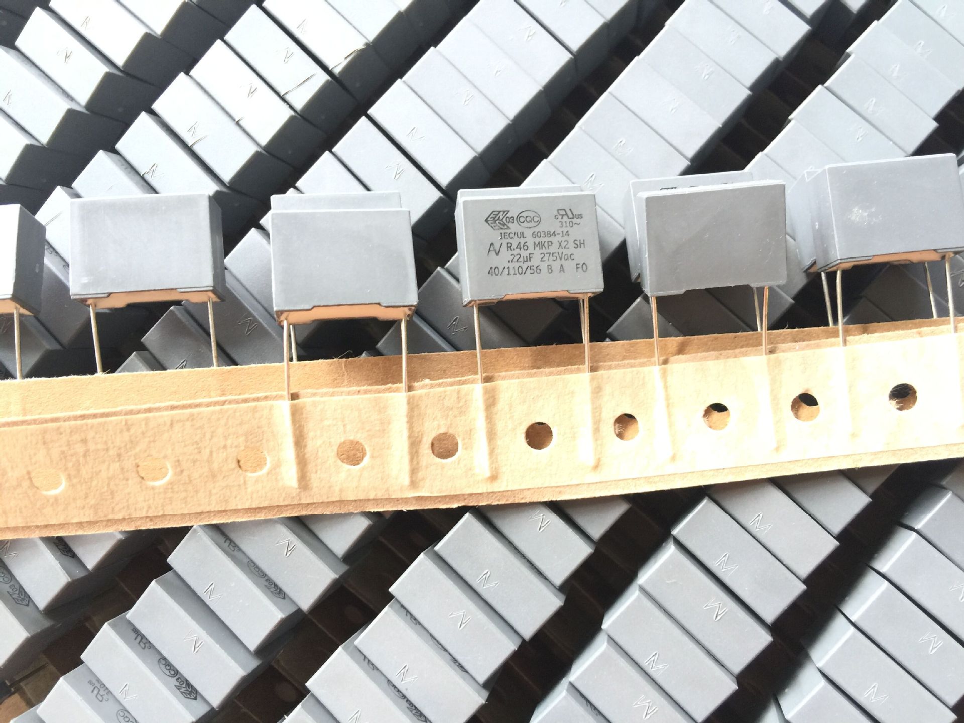 基美 275VAC224 抗干扰 X2 Y2 金属膜 聚丙烯 薄膜 聚酯 安规电容