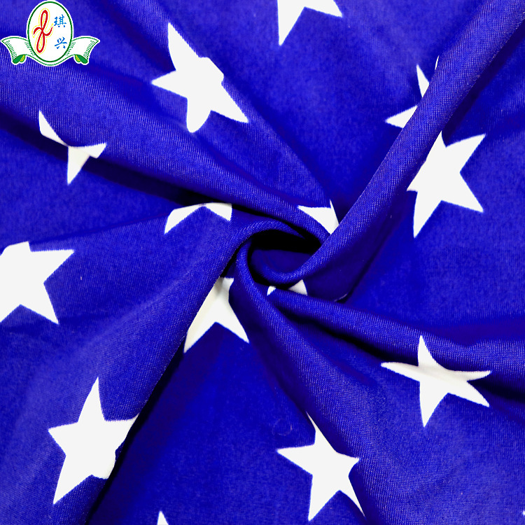 ��Ӧ����ӡ��Ӿ�����ϰ�ɫ����Ǻ������׻���ͼ�� ���浯Ӿ�²�