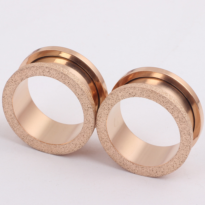 Pointed titanium steel lip stud product view