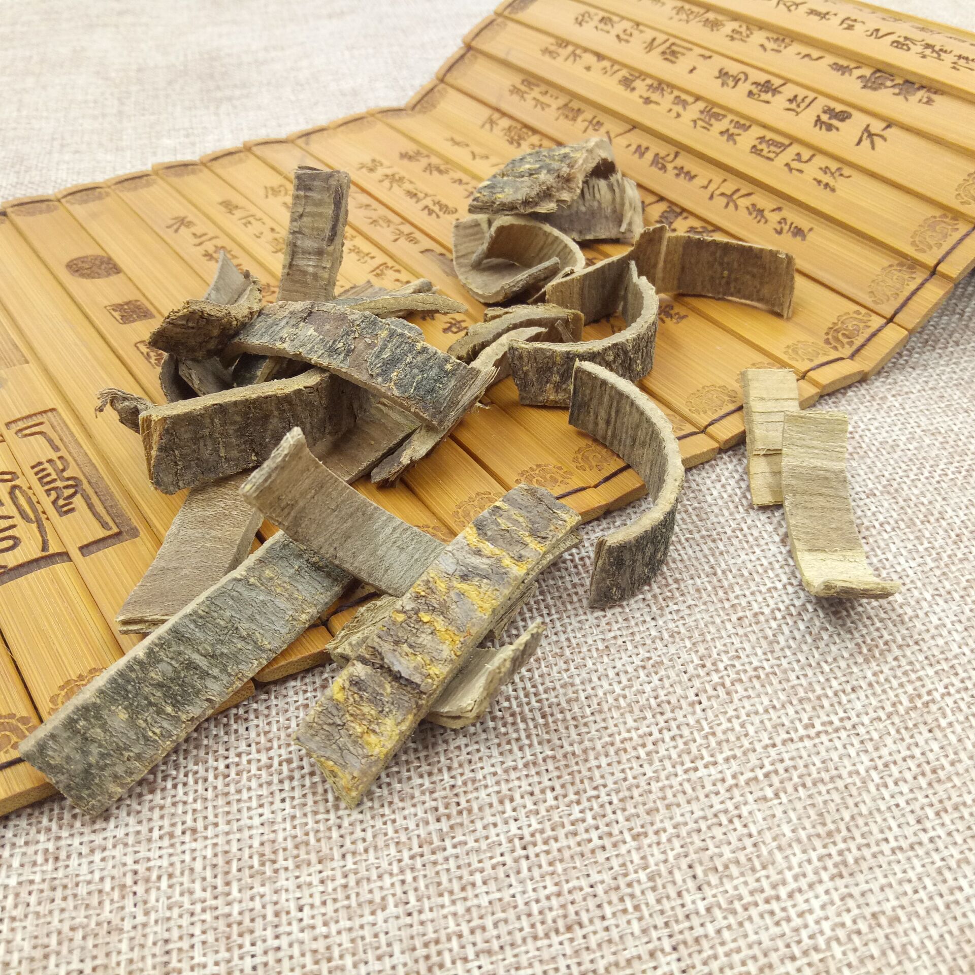 Hai Tong Pi Dried Erythrina Bark 500g Traditional Chinese Herbal Ingredient for Decoction and Culinary Use overview