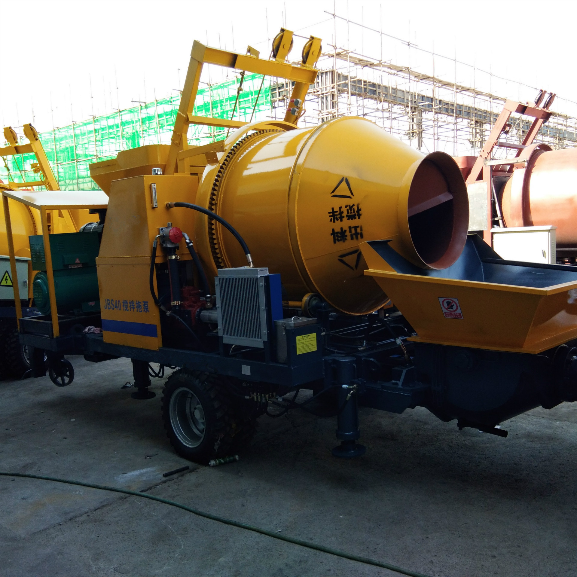 烧柴油的电动混凝土搅拌拖泵 柴电两用搅拌拖泵 油电双动力搅拌泵
