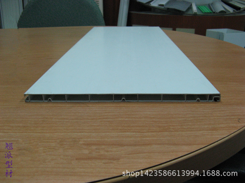 专业生产厂家生产各种形状不同颜色PVC挤出型材-PVC天花板2