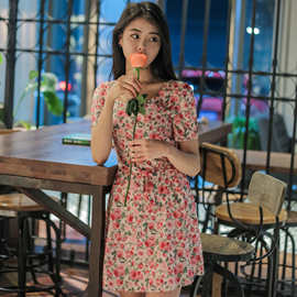 现货 夏装新款甜美显瘦明艳花朵玫瑰花印花圆领短袖连衣裙