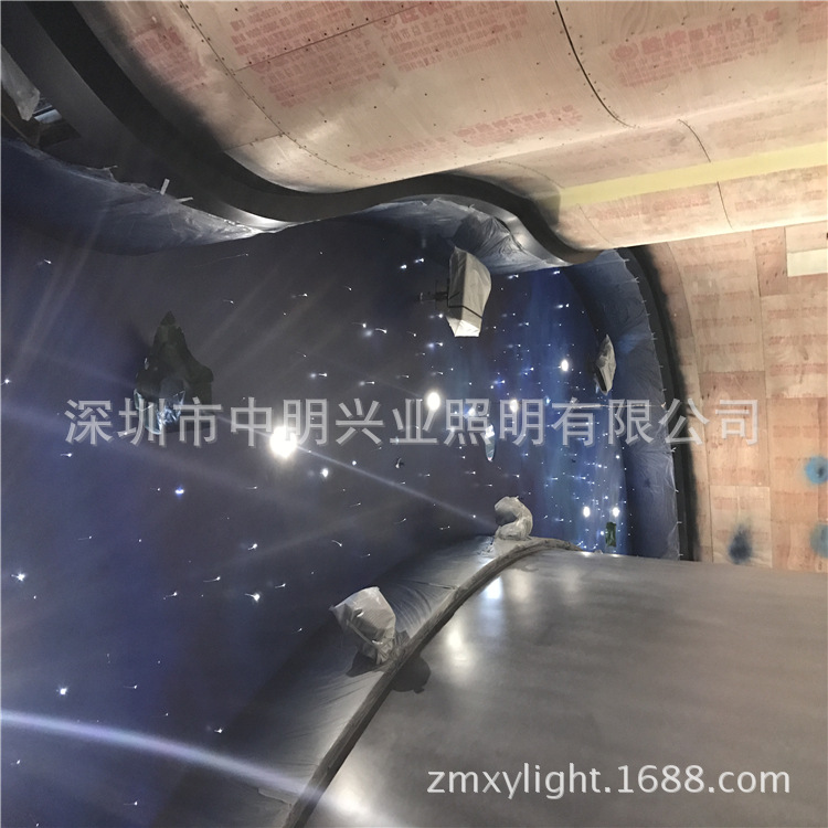 �����ǿն����������� �컨���˵�led ӰԺ�ߵ���ɫ�ǿյ� ��ά��