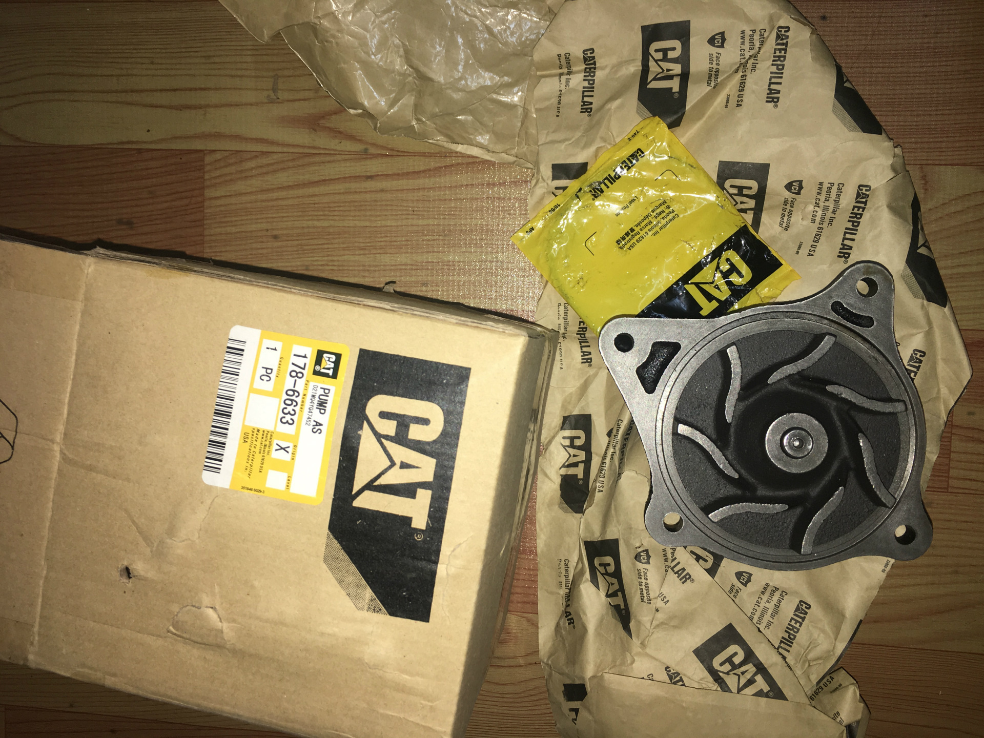 供应卡特彼勒C13发动机机油散热器235-9780