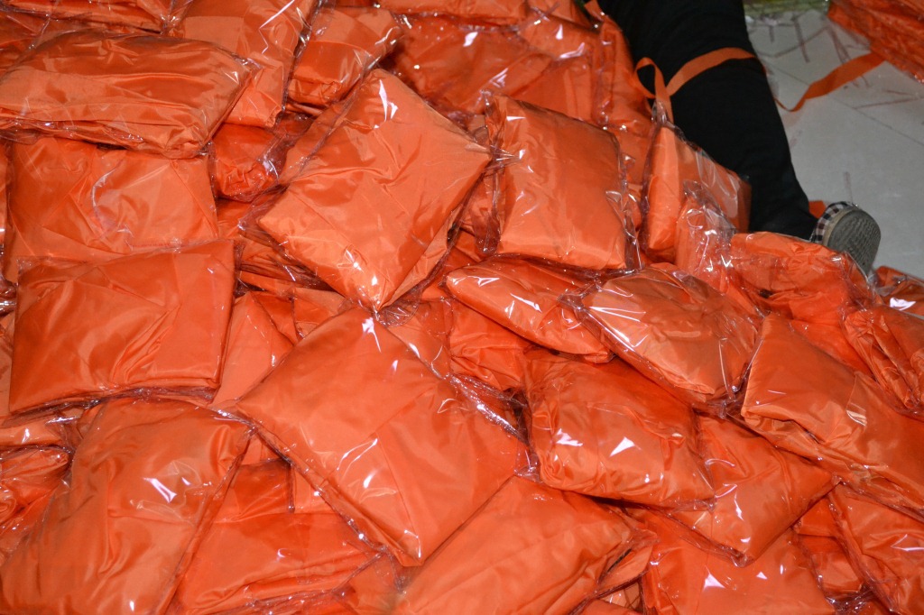 1065421183_1127757926