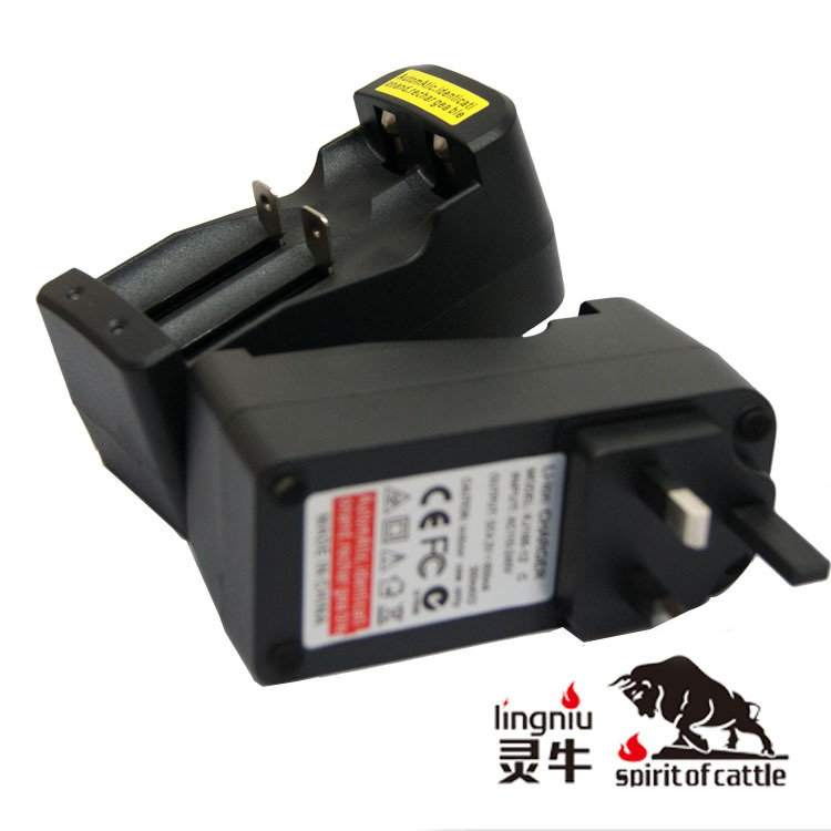 无线英规18650 RCR123A电池充电器 正负极智能识别 双通道