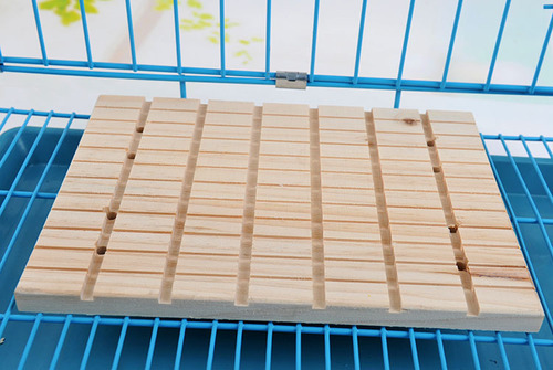 Rabbit wooden scratching board, claw grinding board, small pet supplies, rabbit scratching board, claw grinding board, pet toy supplies