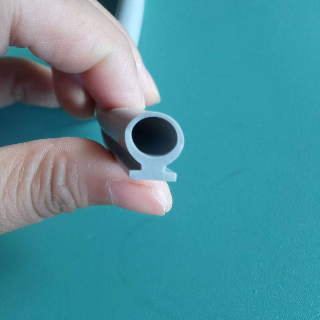 批發電動智能起落道閘杆密封條 道閘杆防砸膠條 耐磨防砸膠