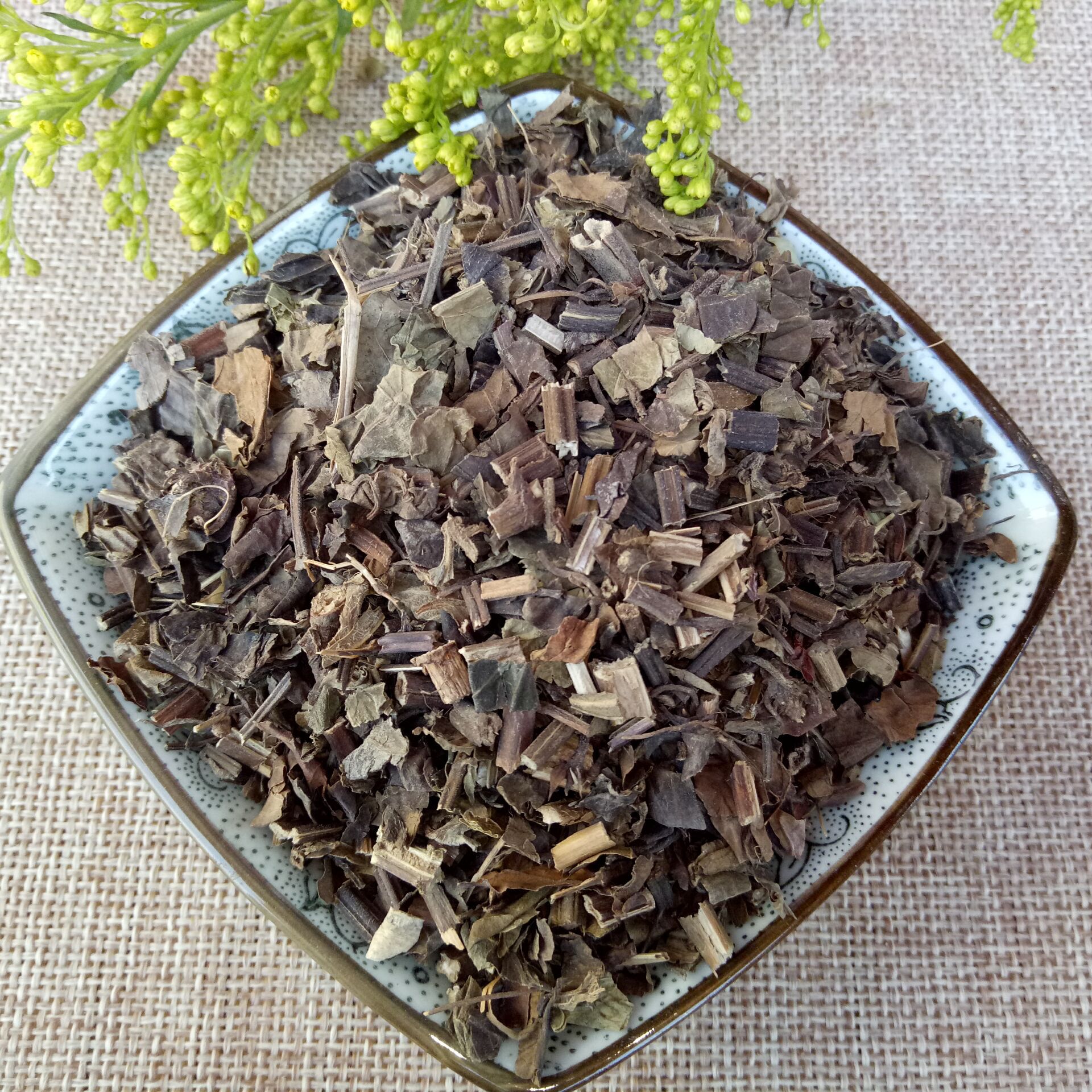Shi Jian Chuan Dried Herb Slices Salvia chinensis Traditional Decoction Herb 500g in use