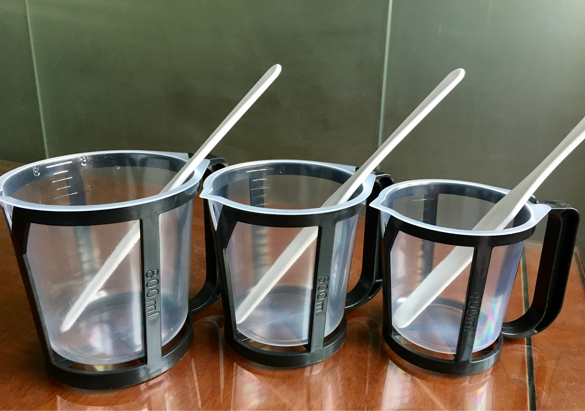 厂家供应 PP材质400ML600ML800ML1000ML一次性量杯