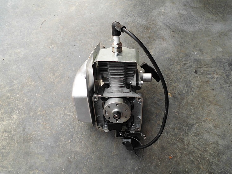 2冲程喷雾喷粉机发动机汽油施肥机撒化肥机1E40F-3Z/3WF-3发动机