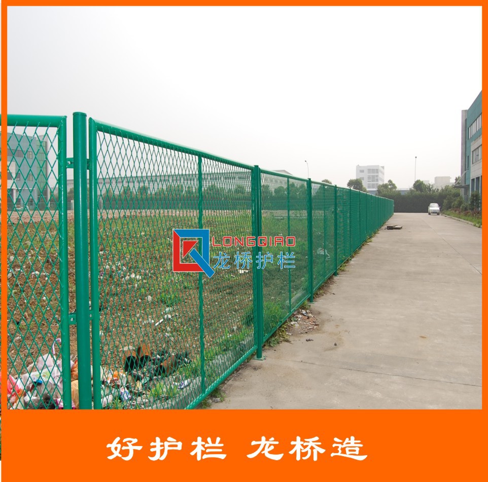 苏州企业围墙护栏网 苏州企业围栏网 本地龙桥厂绿色网片钢板网