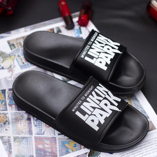 Men's slippers summer Korean fashion men and women home indoor and outdoor slippers non-slip bathroom sandals beach slippers