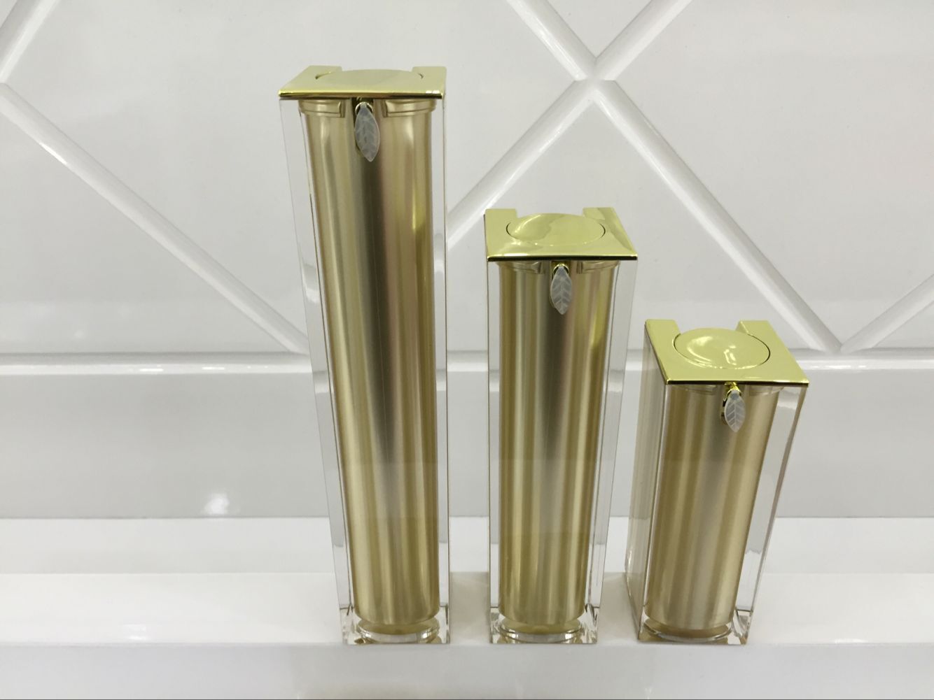 亚克力高档包材 化妆品分装瓶 方型乳液瓶 套装瓶  喷雾瓶