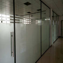 东莞厂家安装玻璃隔断 办公室不锈钢玻璃框架 钢化玻璃隔断工程