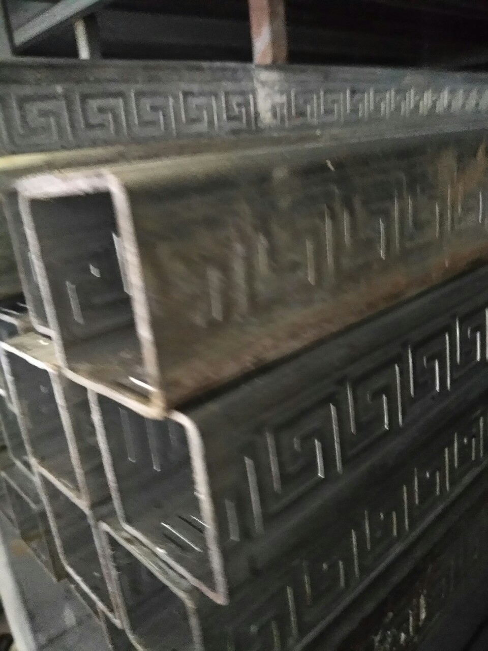 广东佛山镀锌压花方管生产厂家祥云压花管现货可订制万福压花钢管