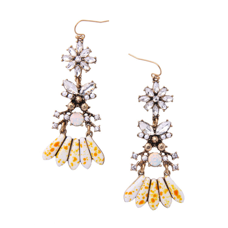 Women's Long Cut Earrings With Diamonds display picture 8