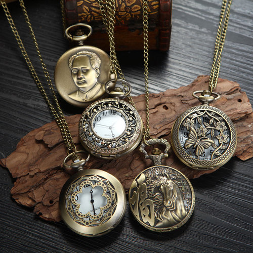 Foreign trade retro pocket watch jewelry accessories wholesale bronze hanging watch creative decorative watch large digital European and American quartz watch