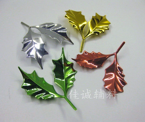 Пластиковые гальванические листья Рождественский фестиваль поставляет аксессуары DIY украшения 5,5 см золото серебро лист лезвие