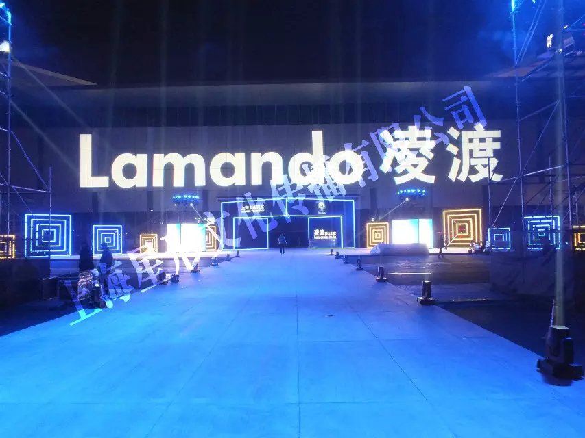 供应户外巨幅广告投影机_多画面广告投影机_山体亮化投影机