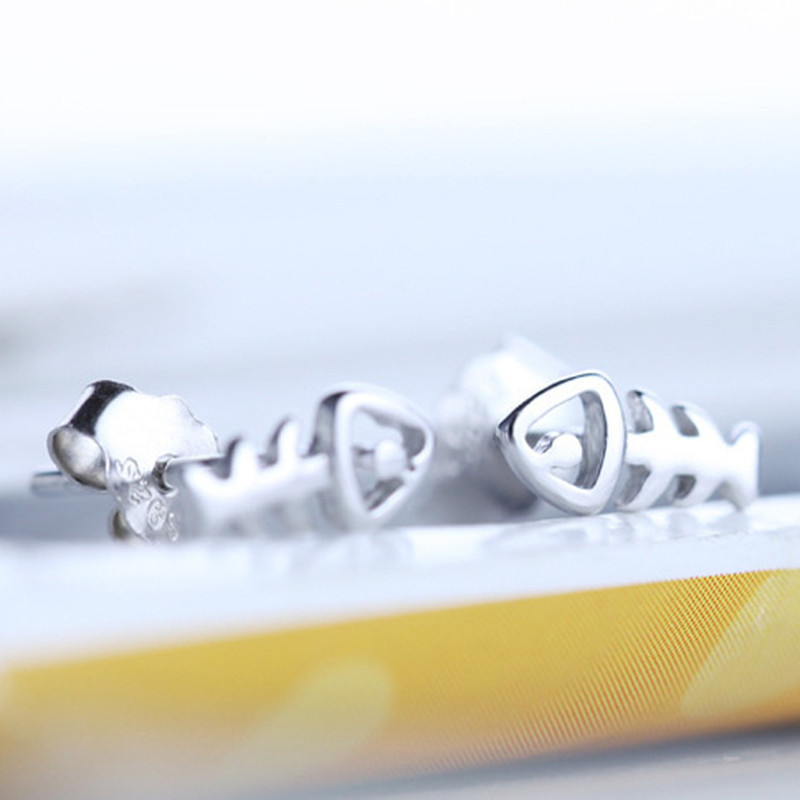 Best Selling Clown Fish Bone Earrings Gold And Silver Fish Stud Earrings Cute Little Fish Earrings Wholesale display picture 23