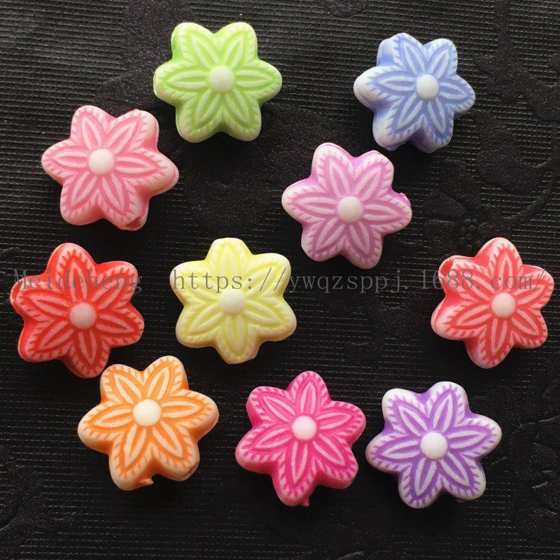 Yiwu Meideheng handmade beaded accessories and ornaments materials: colorful washed beads, flowers, heart-shaped fish, candy beads detail image 17