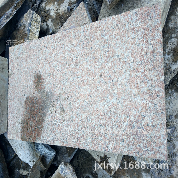 青石板材、花岗岩石材供应-五莲红铺路石与蘑菇石盲道石