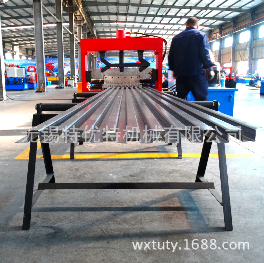 压瓦机彩钢瓦机  质量保证  彩钢瓦压型机械 压瓦机820 彩钢瓦