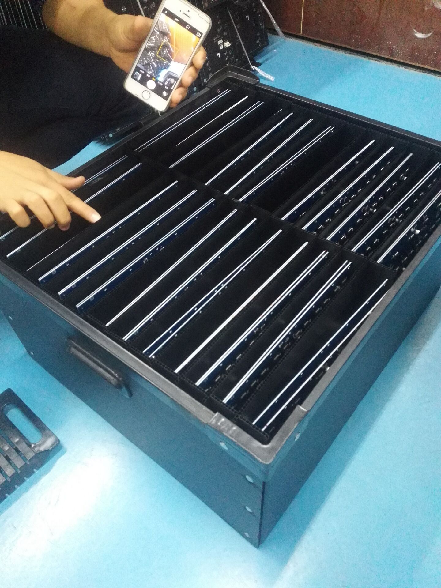 PP防静电隔板防静电塑料刀卡黑色静电箱PCB主板防静电周转箱