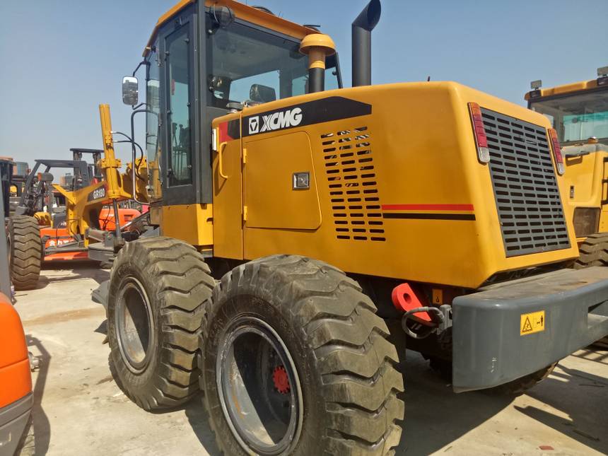 原版徐工GR1803平地机，二手徐工刮平机