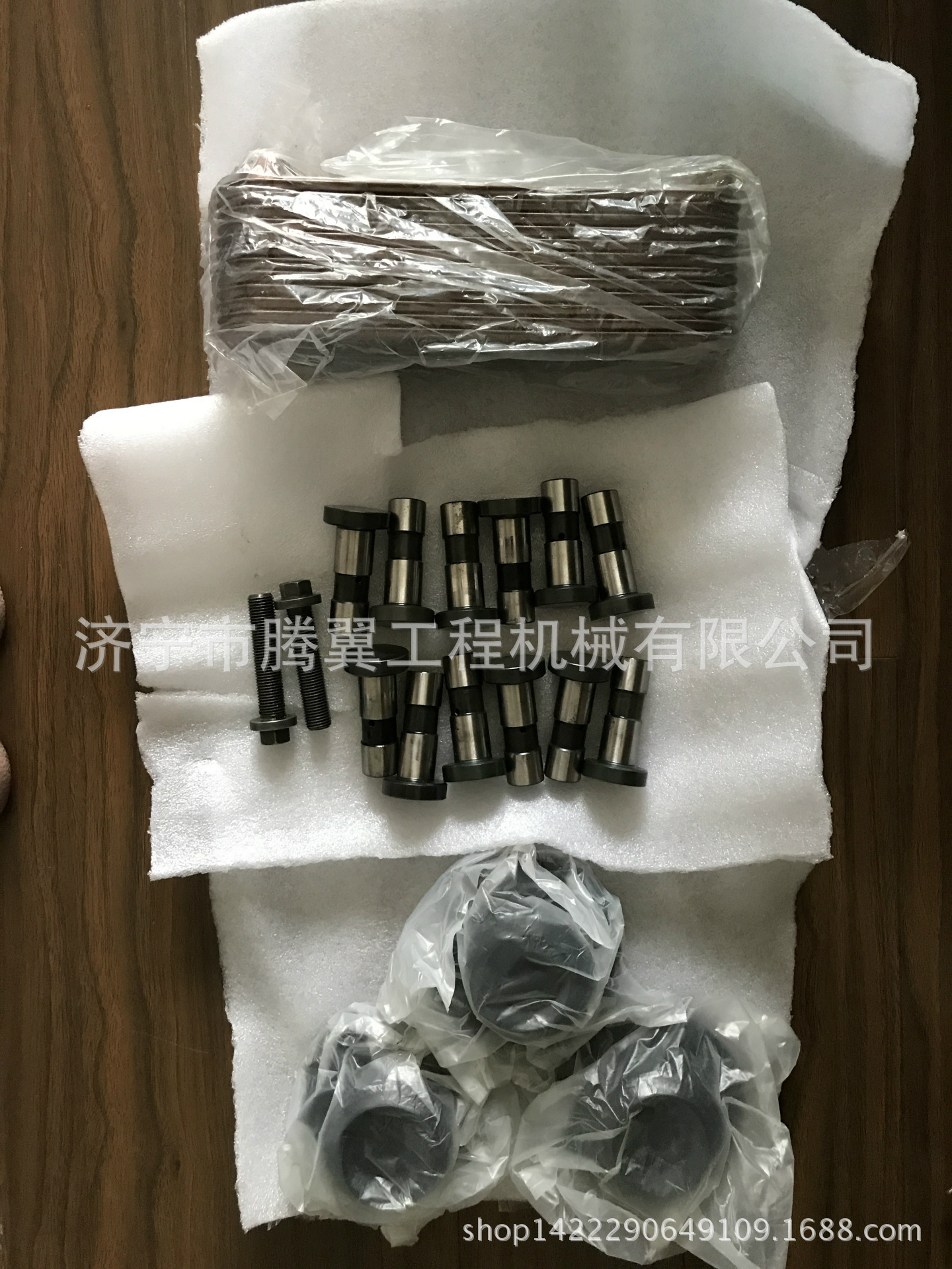 适用于利勃海尔R944B挖掘机发动机气门顶筒