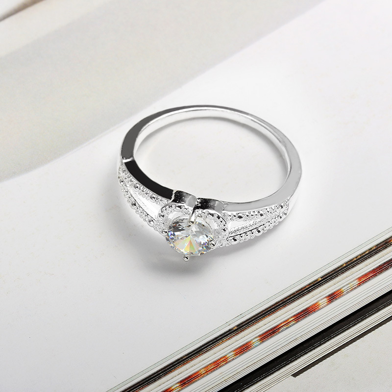 Europäische Und Amerikanische Außenhandels Mode Ol Romantische Herzförmige Diamant Liebe Ring Hochzeit Flash Diamond Hochzeits Schmuck Großhandel display picture 2