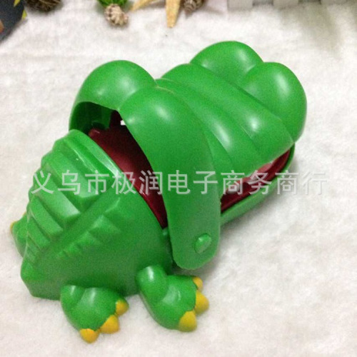 Tricky hand-biting shark, large finger-biting crocodile, children's street stall best-selling game table, creative tricking toys