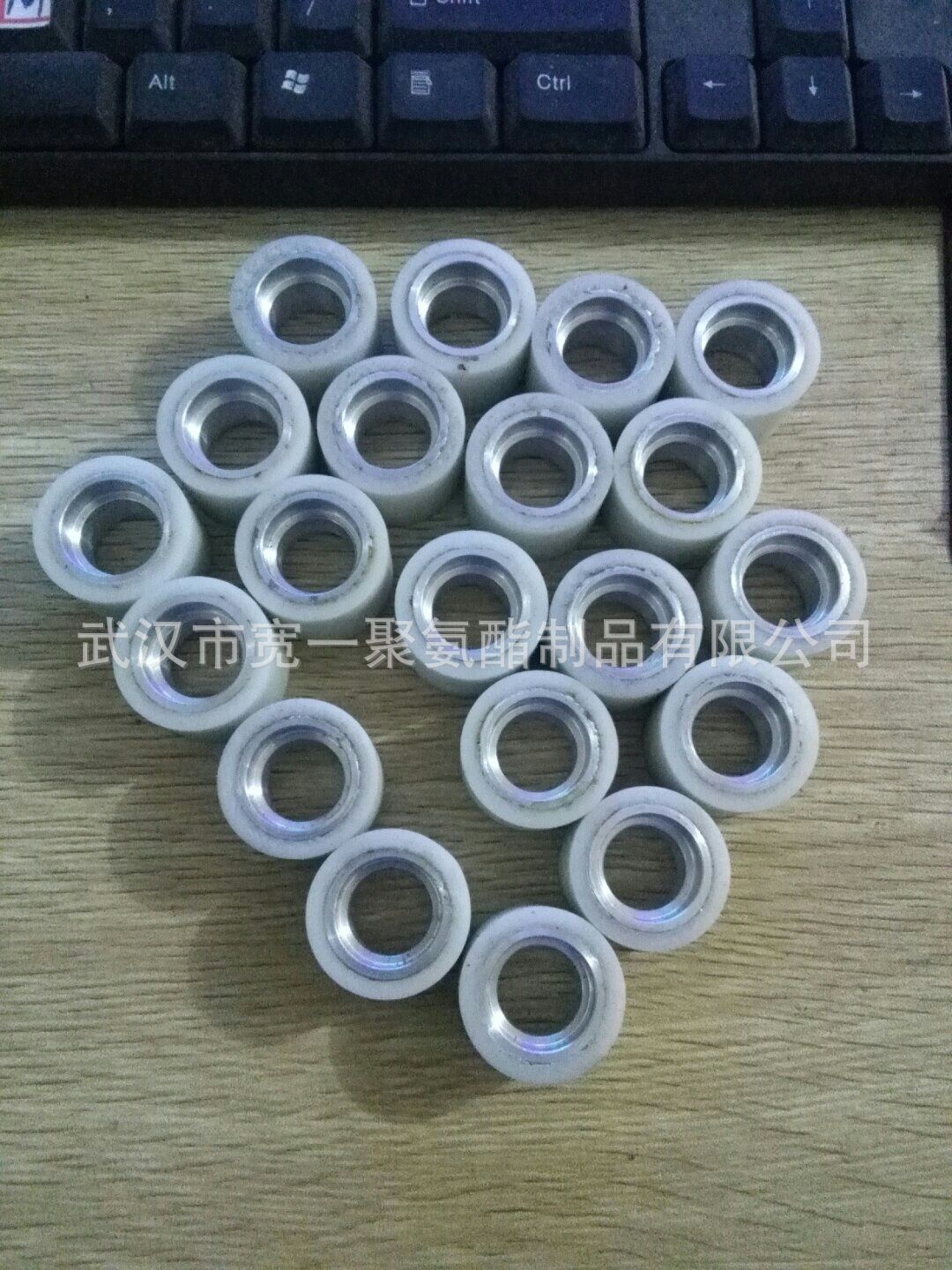 供应武汉设备用滚轮包胶加工，压轮包胶加工