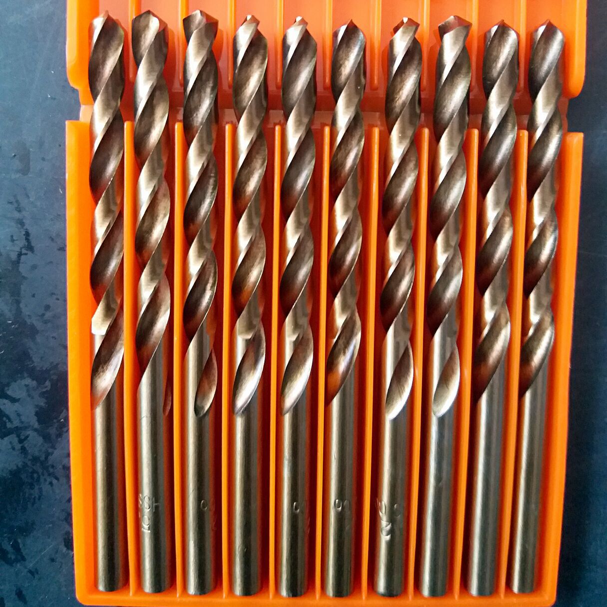 591A8719A69D0450DD4E1C29E6B297