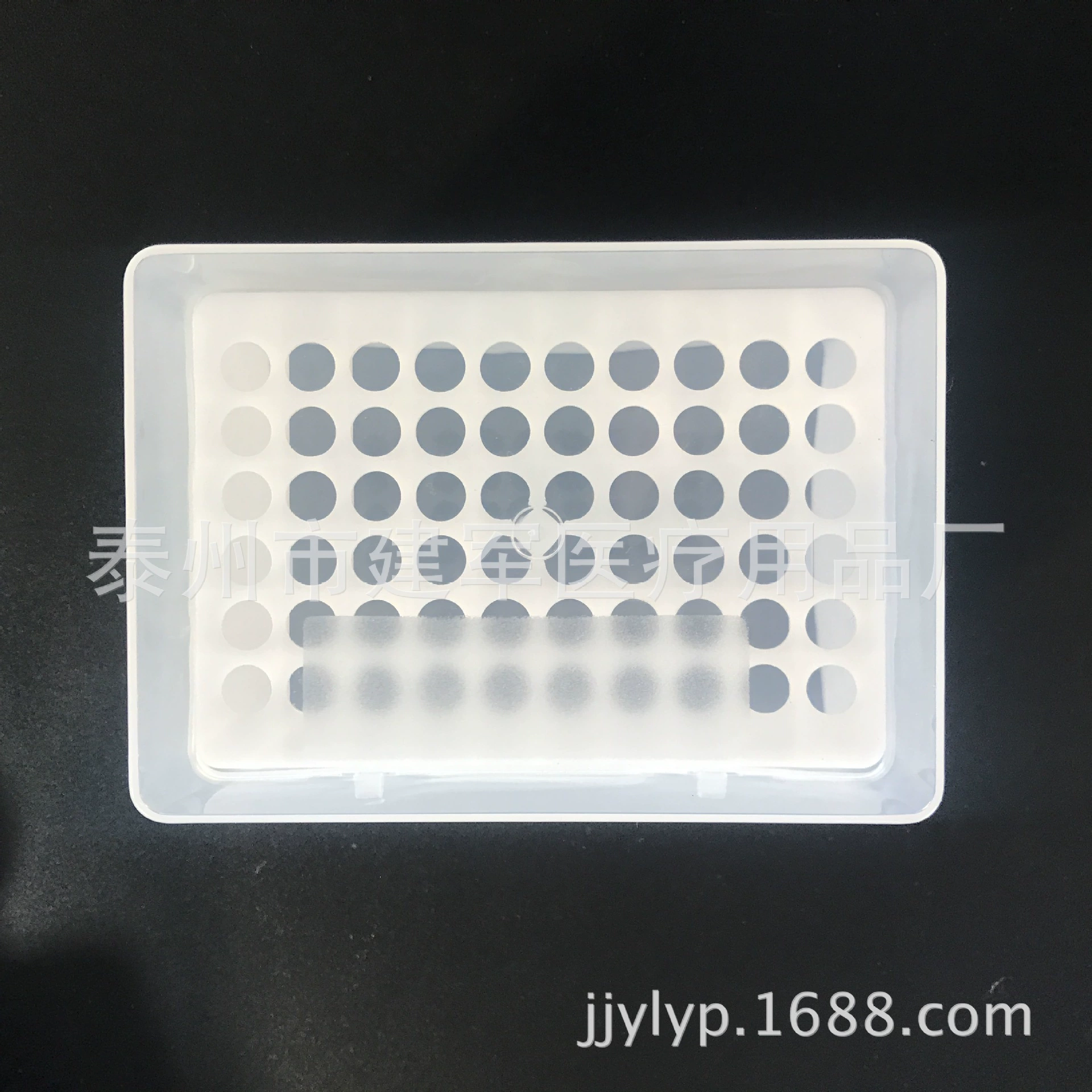 Производители поставляют всасывающую коробку для головки пистолета с 96 отверстиями 200UL