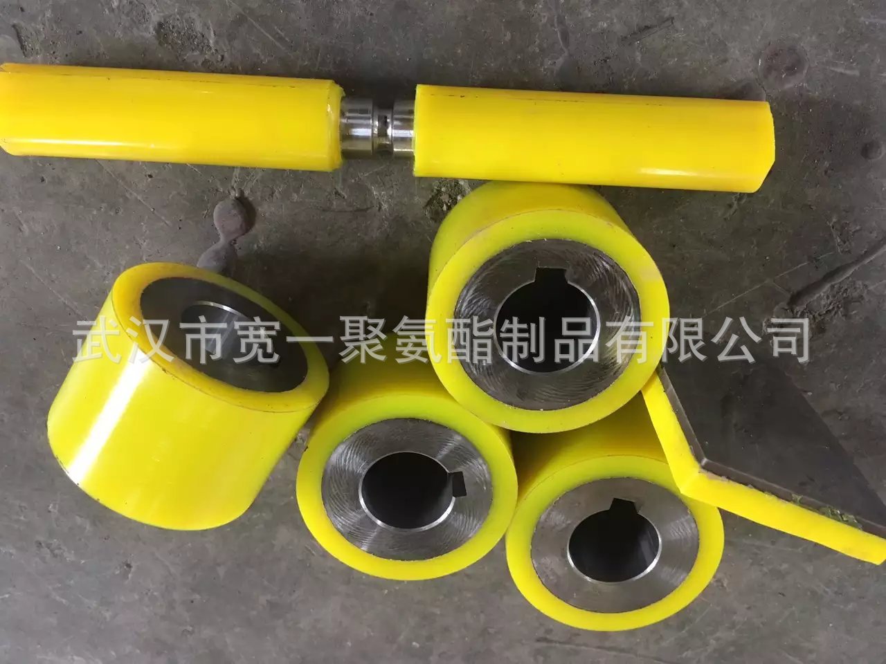 武汉聚氨酯橡胶包胶挂胶，滚筒包胶挂胶，滚轮包胶挂胶，胶辊