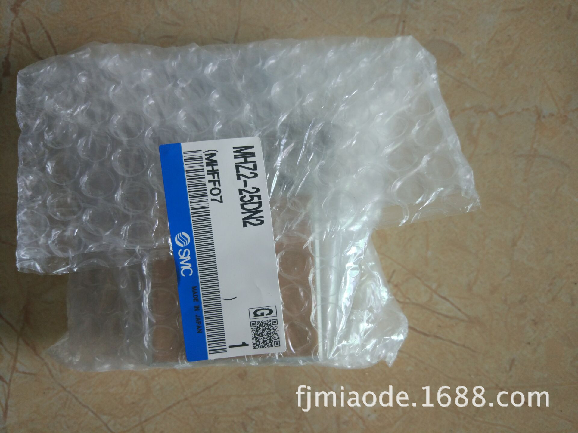 日本SMC手指气缸MHZ2-25DN2全新原装正品销售