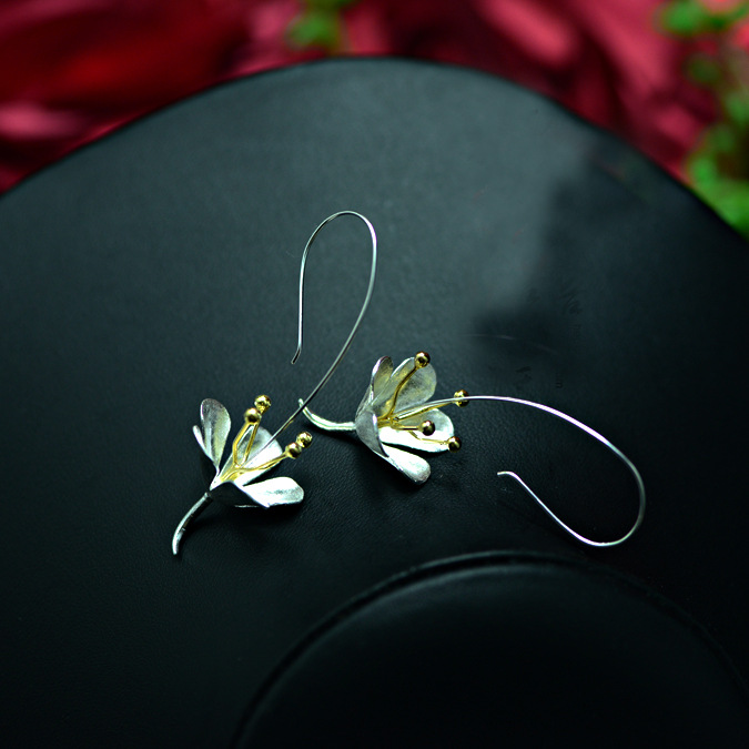 Flower Earrings Image 5