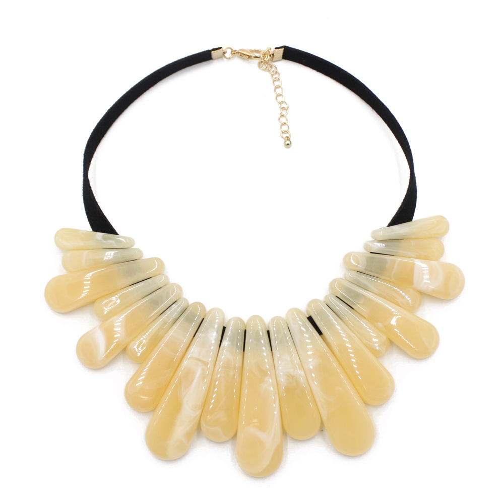 Occident and the United States Resinnecklace (Brown)NHCT0020-Brown