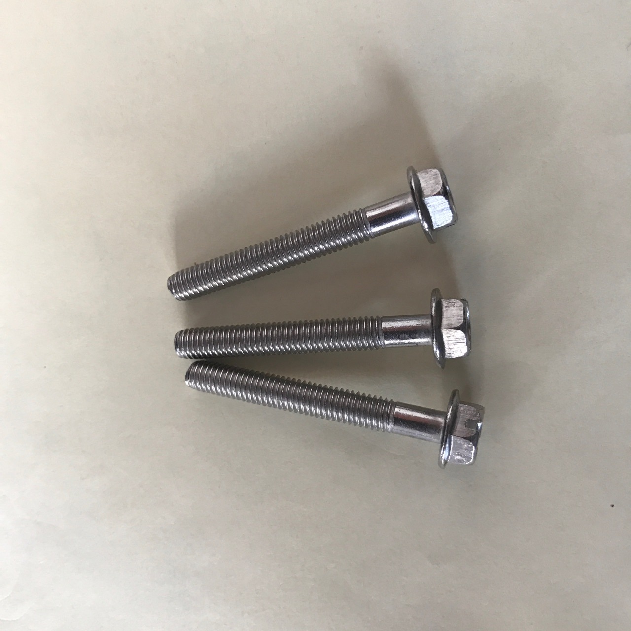 高品质外六角带垫一字槽半牙螺丝