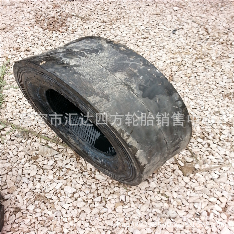 现货供应10.5/80-16光面胶轮压路机轮胎C-1A花纹 振动式压路机